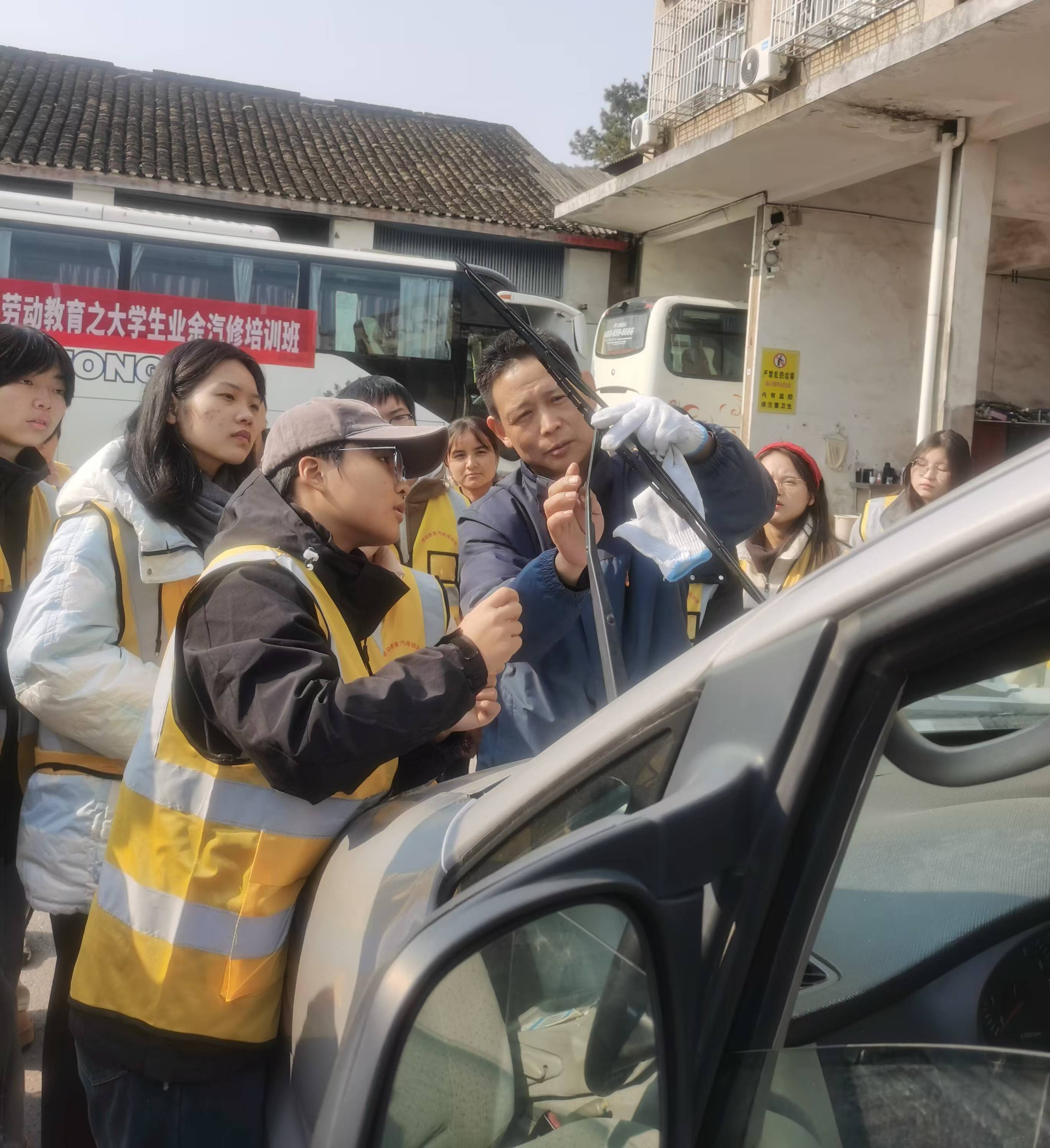 湖南农业大学:汽修培训.jpg